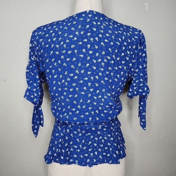 Faithfull The Brand Lucy Blue Floral Wrap Top Size Small - Picture 4 of 9